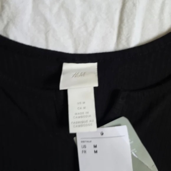 H&M Black Ribbed Scoop Neck Top - NWT - Picture 5 of 11